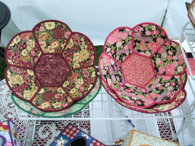 Round, Scalloped Bowls